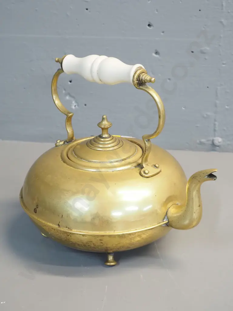 brass teapot with ceramic handles, 4 feet - some dents H-220 L-240 Image 1++
