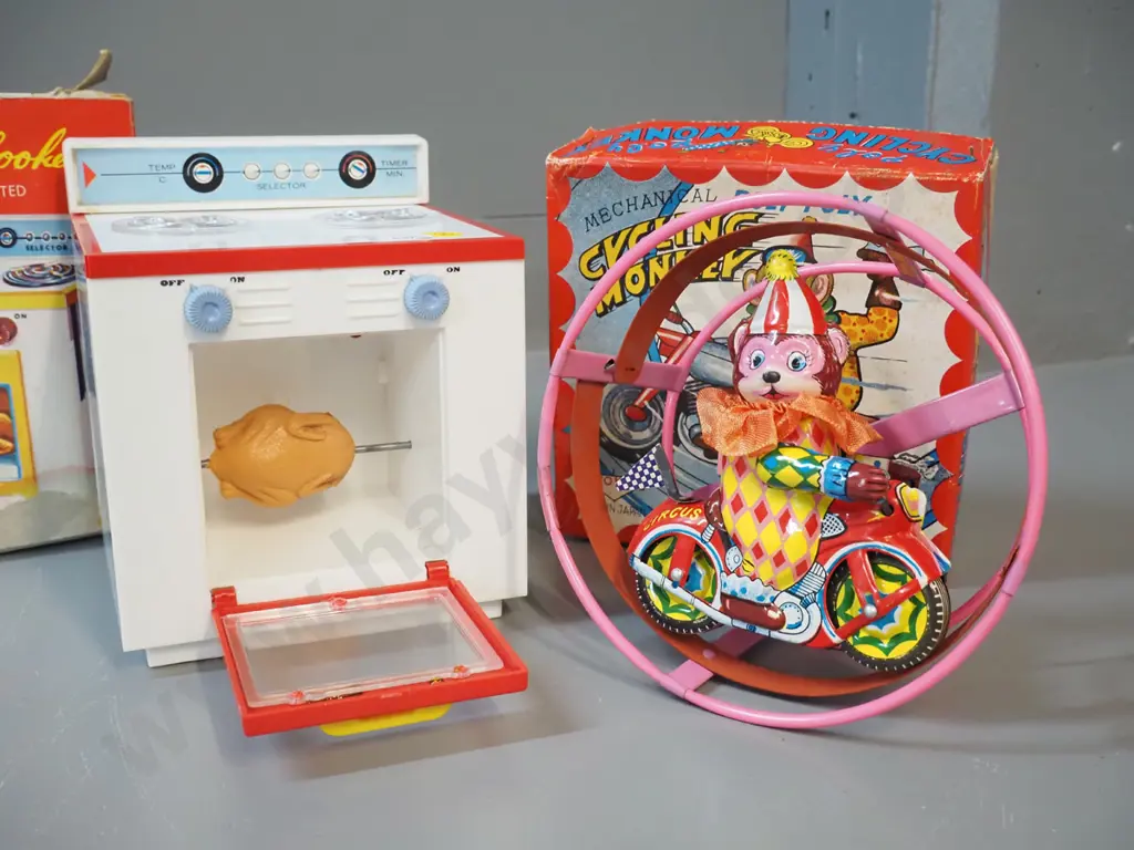 2 vintage - electric cooker (untested) and mechanical roly-poly cycling monkey - winder not working Image 1++