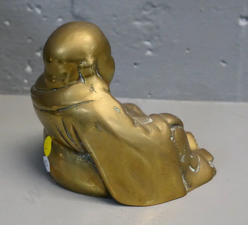 heavy cast brass Buddha figure H-115 W-130 Image 1++