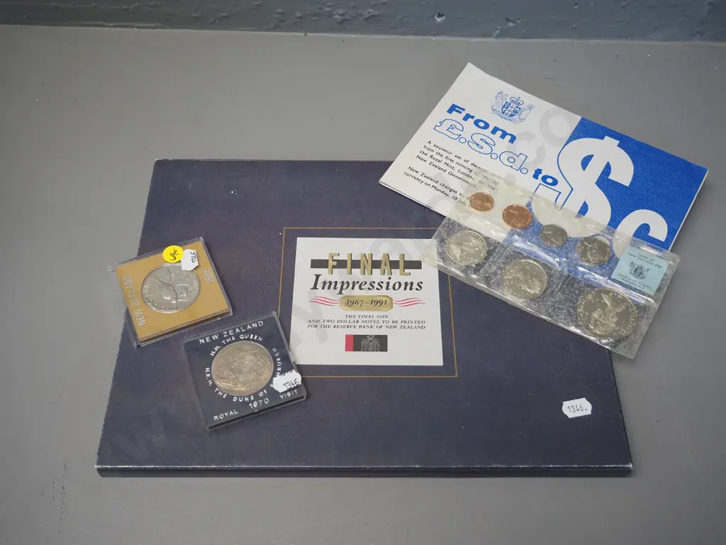 New Zealand uncirculated coin/note sets -  1967 Decimal, $1 and $2 "Final Impressions" 1967-91 set, 1970 & 1985 dollars Image 1++