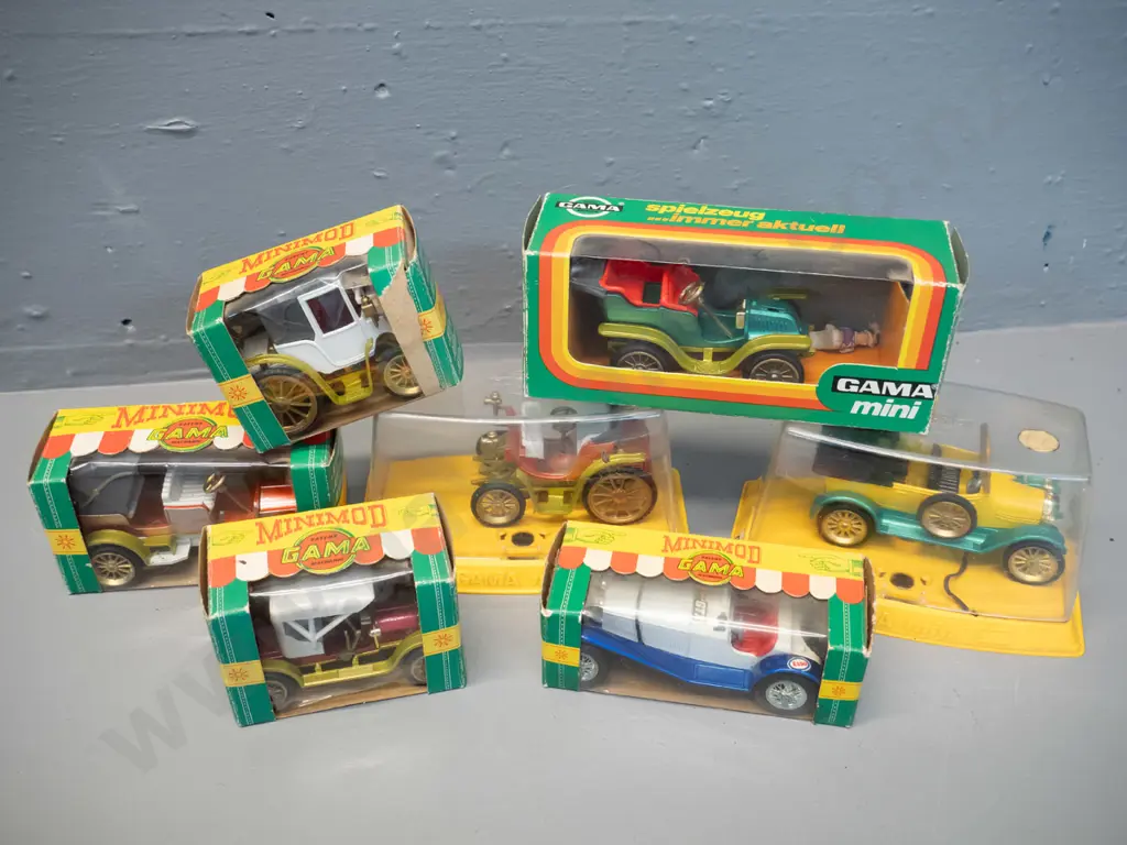 model vintage vehicles in original packages: 7 Gama Mini vintage cars Image 1++