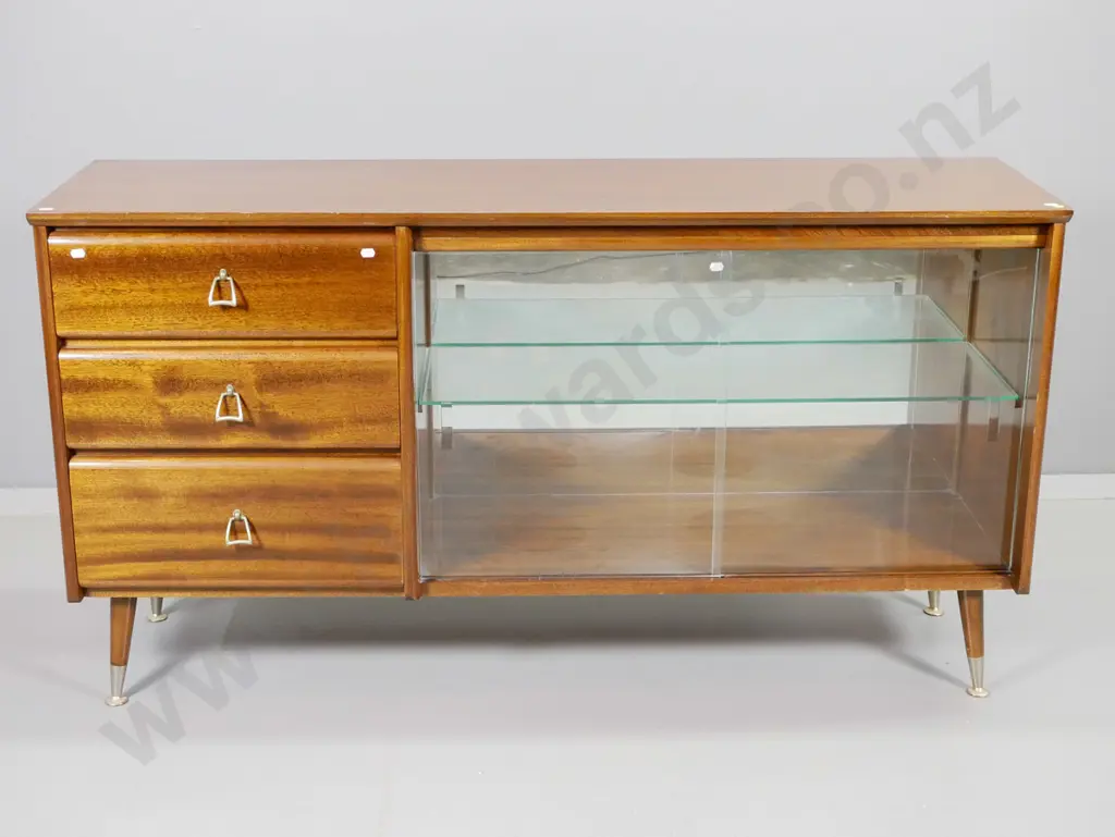 mid-century mahogany 3-drawer sliding door display cabinet w/glass shelf - as few marks to polish H750 W1370 D400 Image 1++