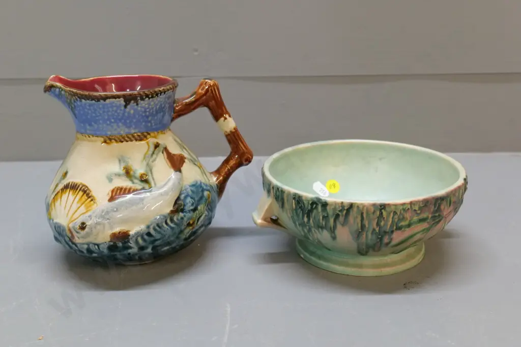 Roseville pottery bowl and an English raised fish pattern jug H-160 Image 1++
