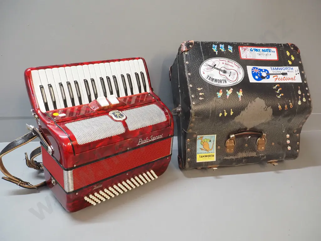 Paolo Soprani 80-bass piano accordion - wear and corrosion to carry case Image 1++