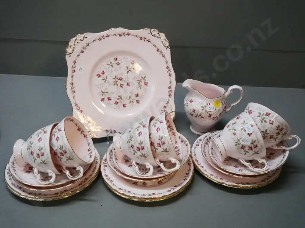 Tuscan 'Charmaine' rose pattern 20-piece tea set - no sugar bowl Image 1++