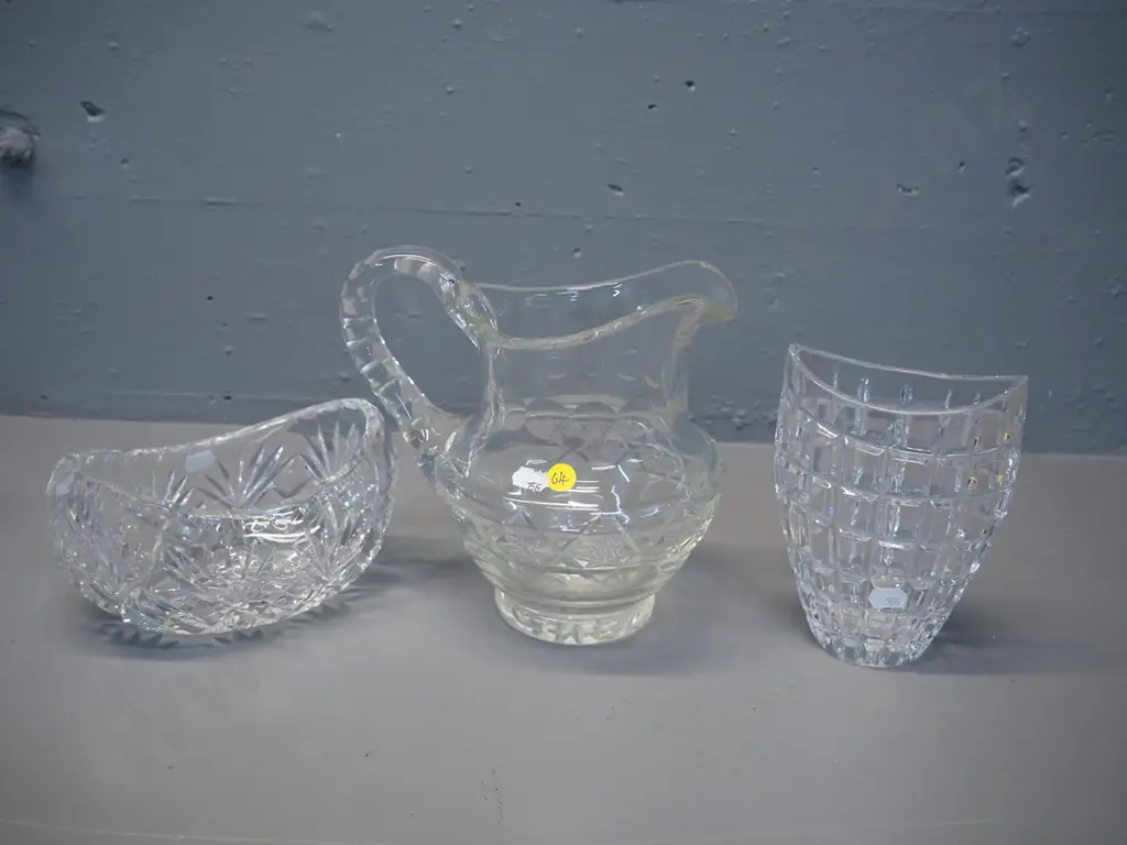 3 crystal items - 2 vases and a water jug H-200 Image 1++