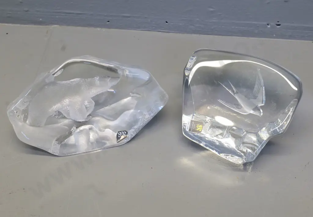 2 Mats Jonasson Swedish moulded lead crystal animal ornaments - polar bear H100 W150 and swift w/small edge chip Image 1++