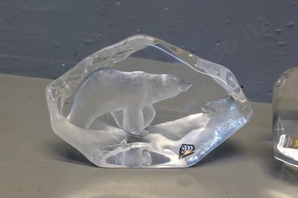 2 Mats Jonasson Swedish moulded lead crystal animal ornaments - polar bear H100 W150 and swift w/small edge chip Image 1++