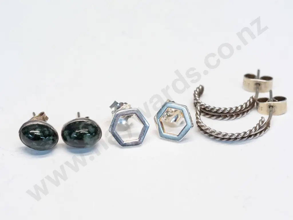 5 pairs asstd silver earrings all stamped Image 1++