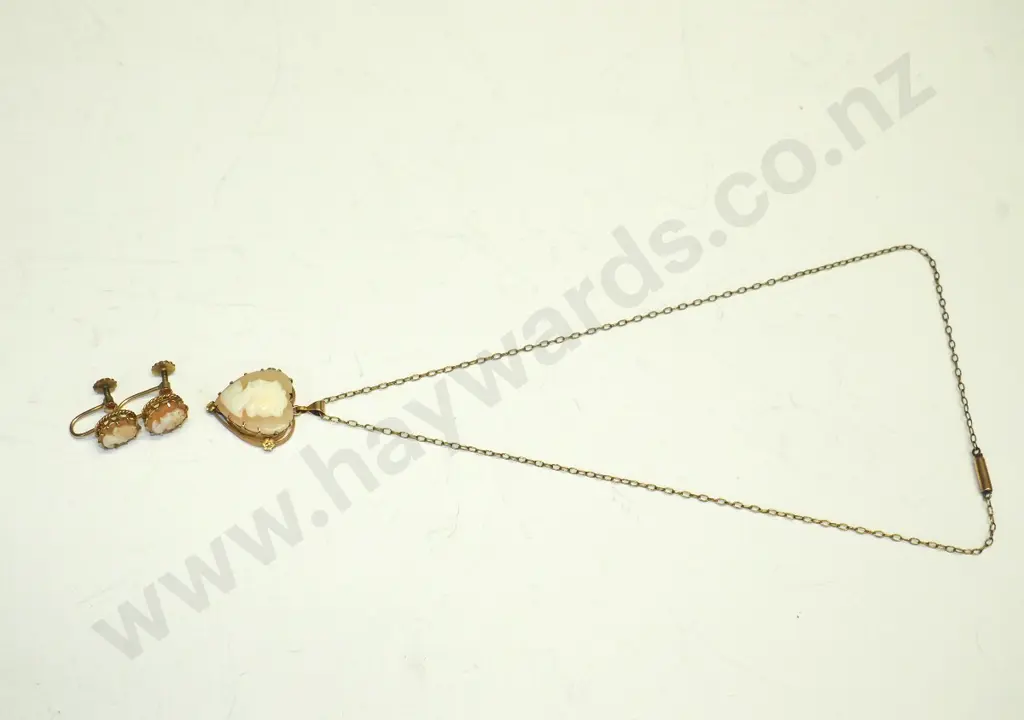cameo necklace & earrings - earrings stamped 9ct lined Image 1++