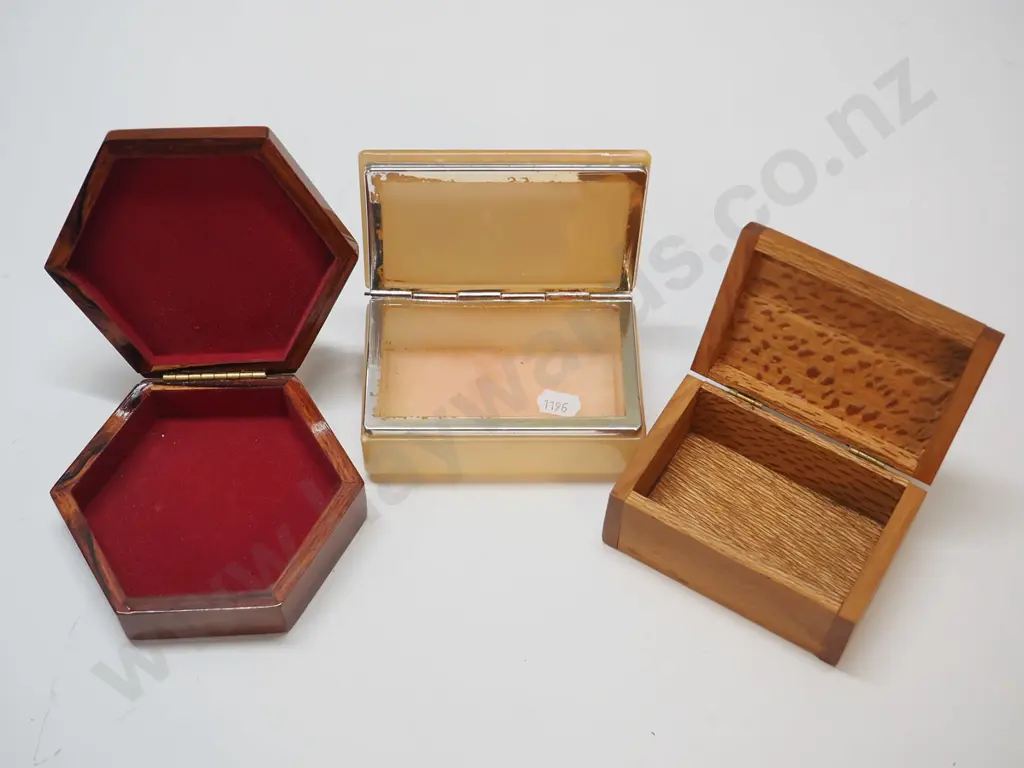 3 small trinket boxes - 1 alabaster & 2 wooden Image 1++
