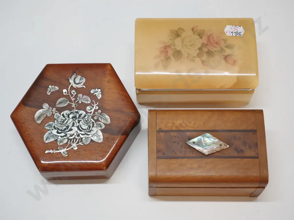 3 small trinket boxes - 1 alabaster & 2 wooden Image 1++