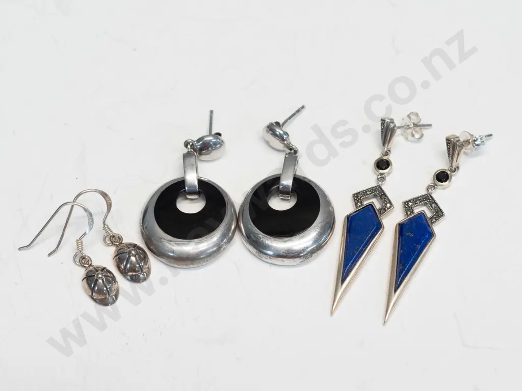 3 pairs silver earrings both stamped 925 Image 1++