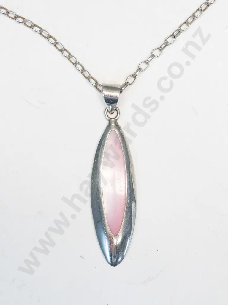 silver/pink necklace stamped 925 Image 1++