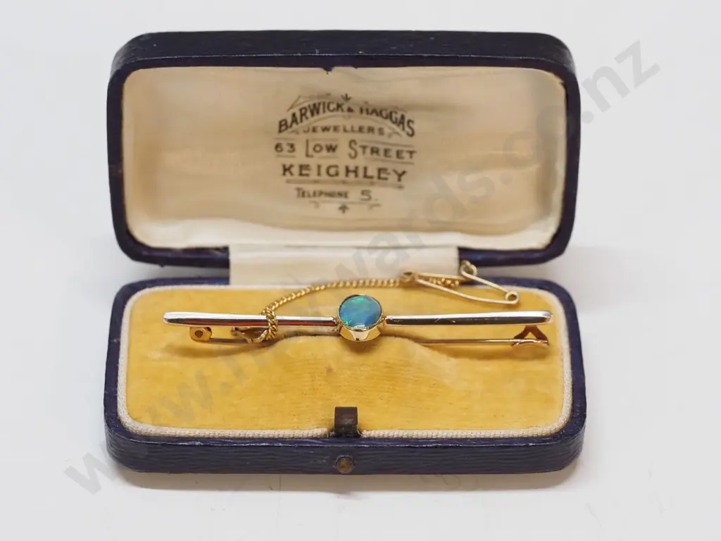 15ct opal bar brooch Image 1++