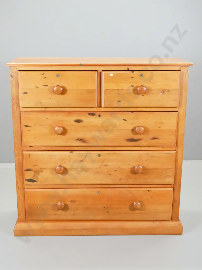 recycled rimu 5-drawer Scotch chest w/key escutcheon but no lock H1120 W1100 D400 Image 1++