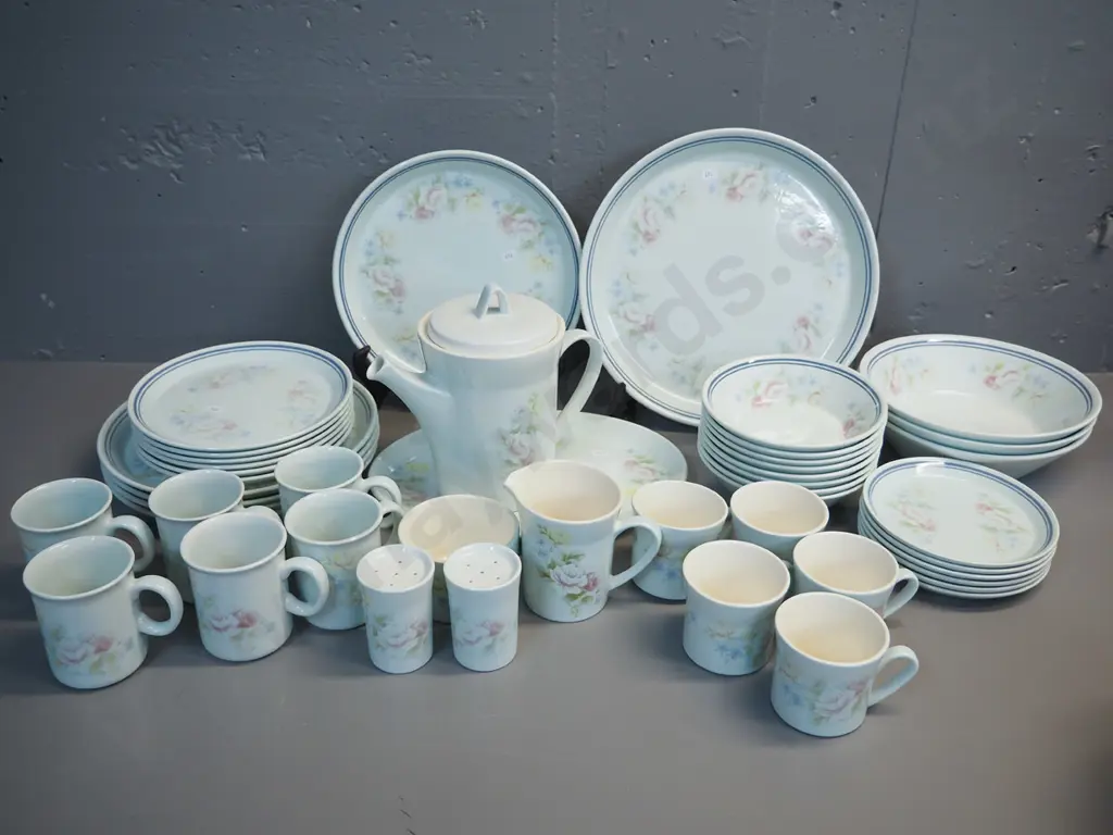 46 pieces of retro Crown Lynn Antique Rose pattern dinnerware including coffee pot Image 1++