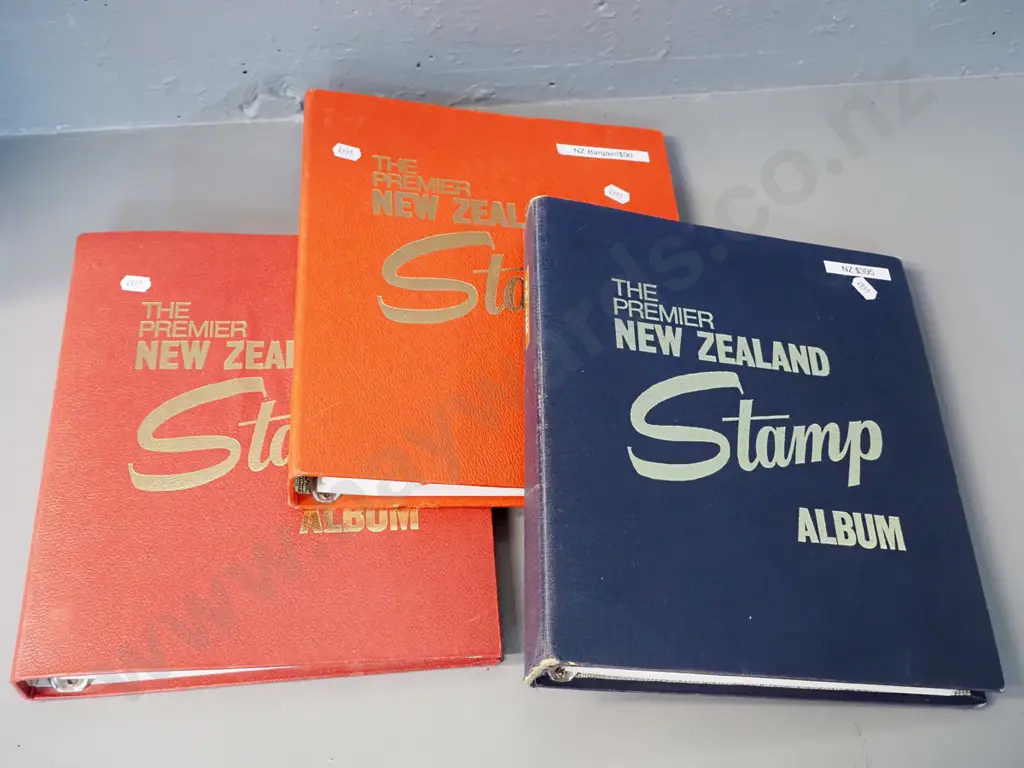 3 New Zealand stamp albums with partial contents - numerous vintage stamps Image 1++