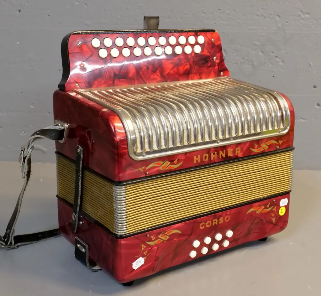 Hohner Corso button accordion H-340 W-310 D-190 Image 1++