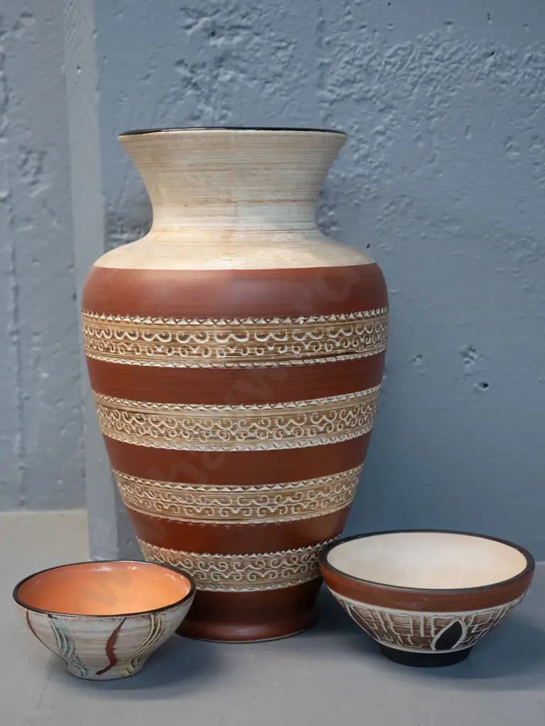3 pieces of German pottery w/ incised sgraffito patterns - 2 bowls and vase H-310 Image 1++