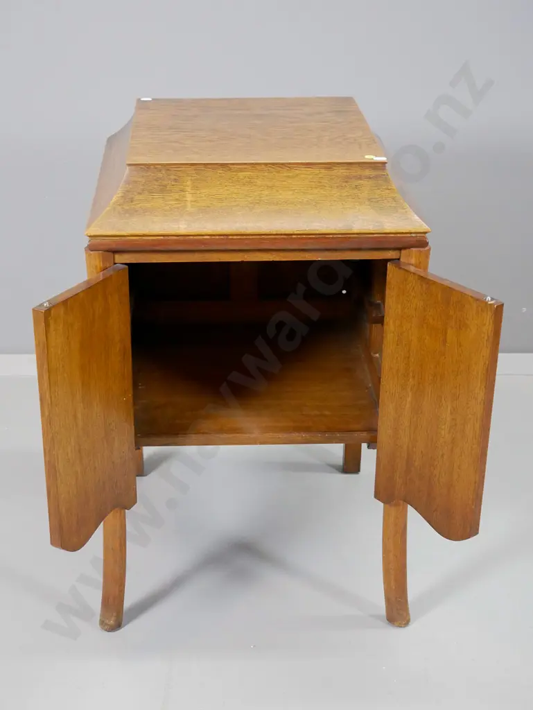 oak 2-door cabinet (repurposed gramophone cabinet) H-740 W-470 D-520 Image 1++