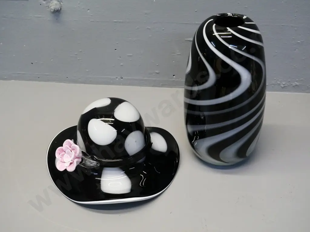 2 black and white art glass items - swirl pattern vase H-280 D-140 and novelty hat vase/bowl Image 1++