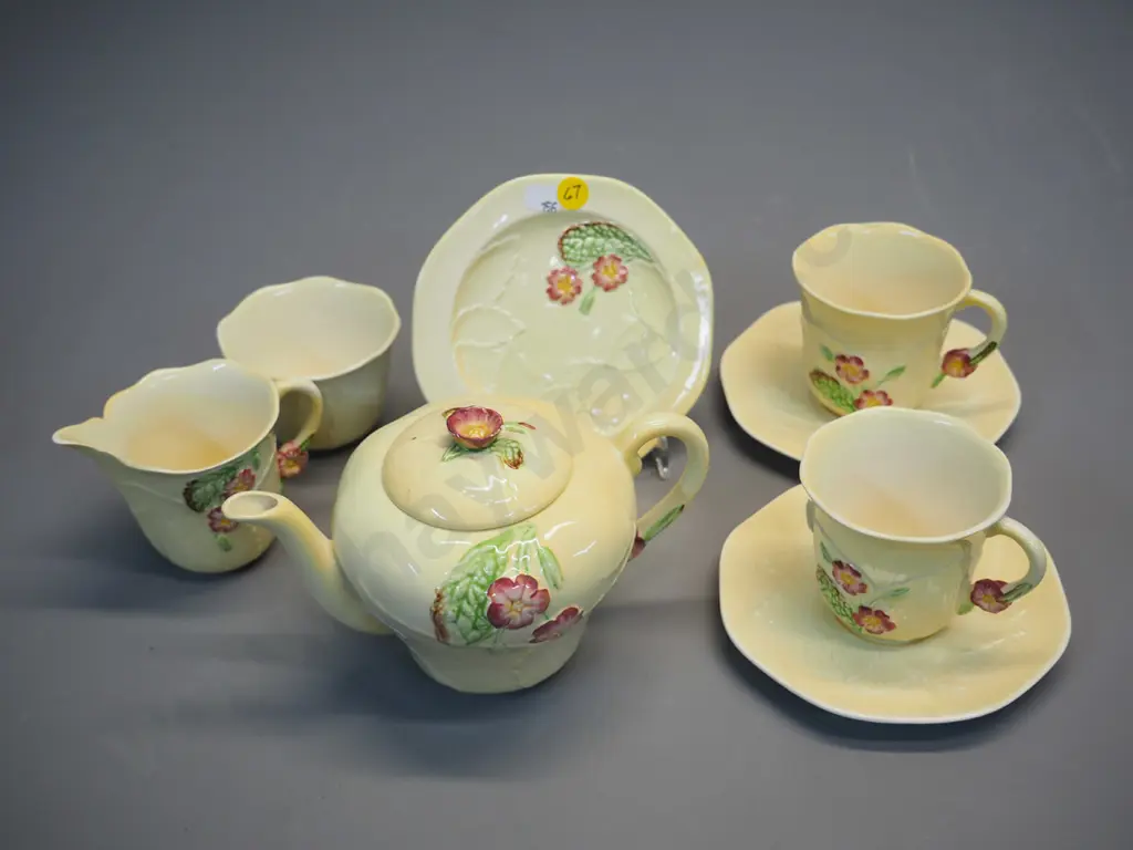 Carlton Ware primula pattern 8-piece tea for two Image 1++