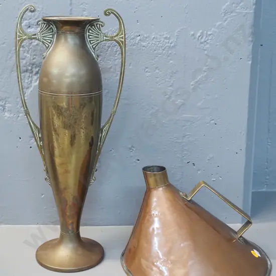 wide bottom copper kettle with brass handle and a Dutch brass vase - some dents - H-420