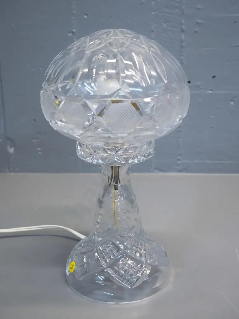 cut crystal table lamp H-320 Shade Diameter 170 (needs rewiring) Image 1++
