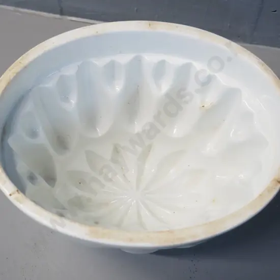 vintage porcelain jelly mould H140 L225