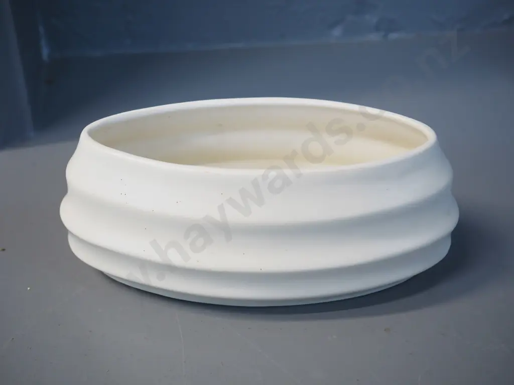 Crown Lynn flower trough stamped No. 77 - H-80 L-210 Image 1++