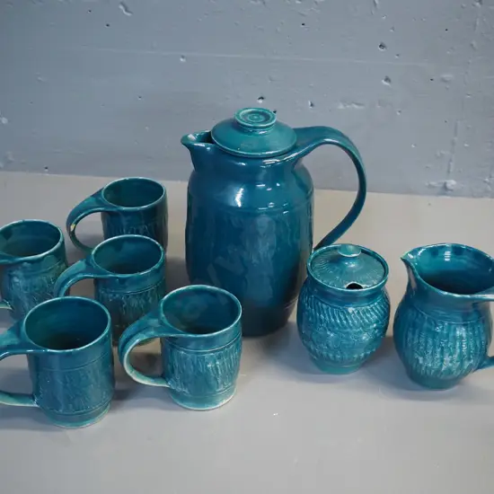 Paul Walshe Tauranga studio pottery coffee set - only 5 mugs, small chips to handles of jug & 1 mug. Coffee pot H-220