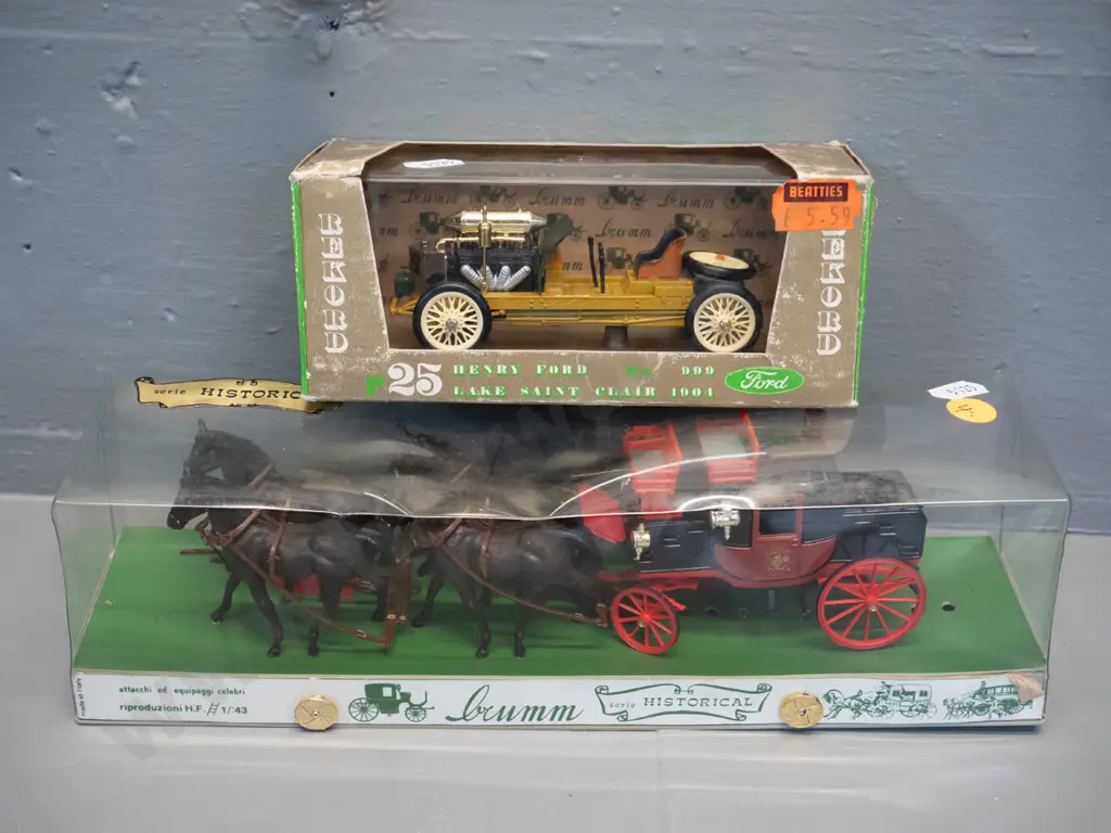 2 Brumm model vintage vehicles in original packaging: 4-horse carriage and Lake Sinclair 1904 racer Image 1++