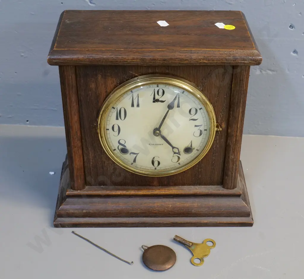 oak-cased mantel clock - with brass bezel, enamel face marked Gilbert  H-260 W-270 D-140 Image 1++