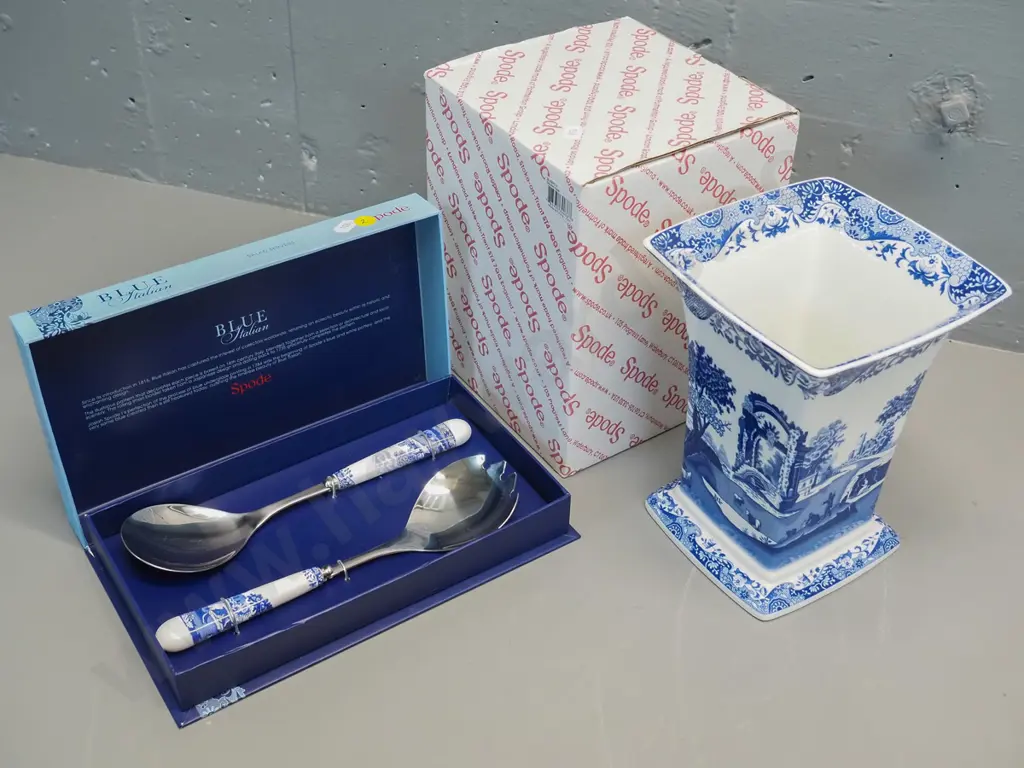 boxed Spode Blue Italian items - large vase H-200 W-150 D-150 and a pair of salad servers Image 1++