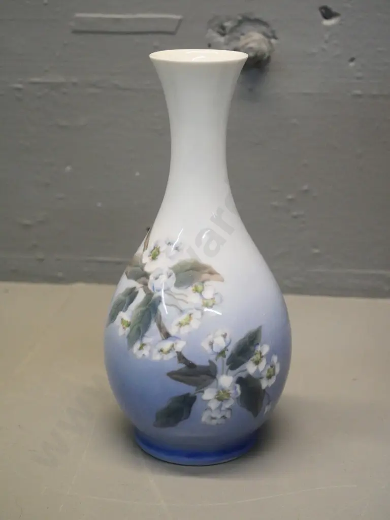 Royal Copenhagen cherry blossom vase - number on base 863 51. H-220 D-100 Image 1++