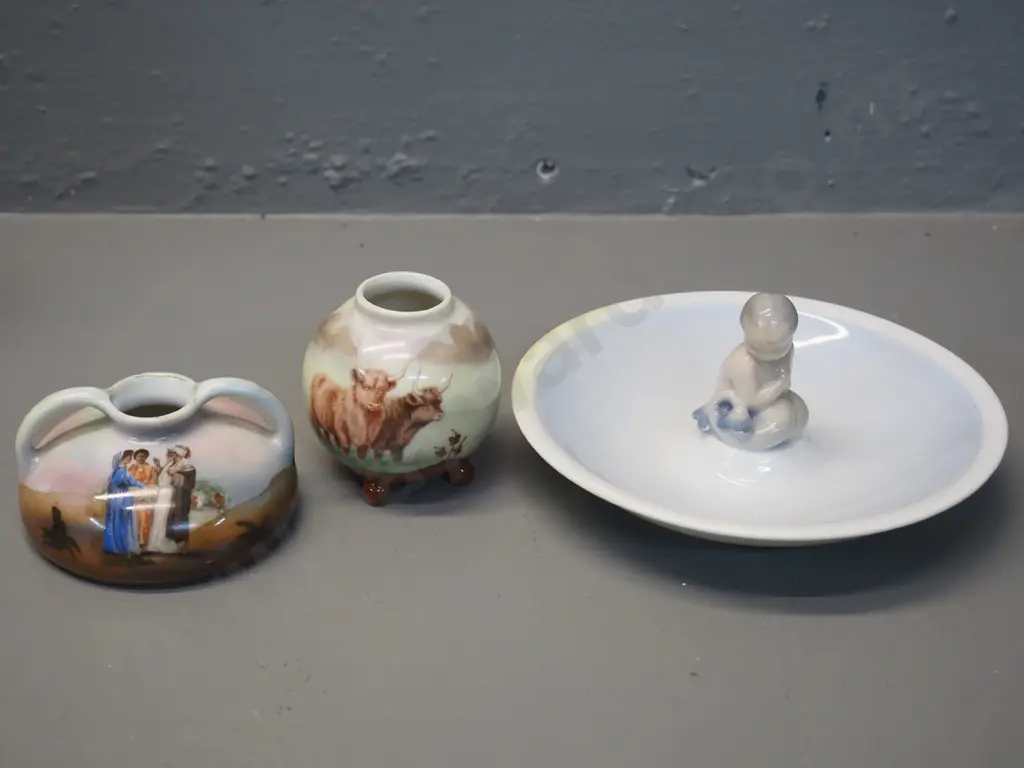Royal Copenhagen mermaid dish, some stains, diameter 155, and 2 small Royal Bayreuth vases Image 1++
