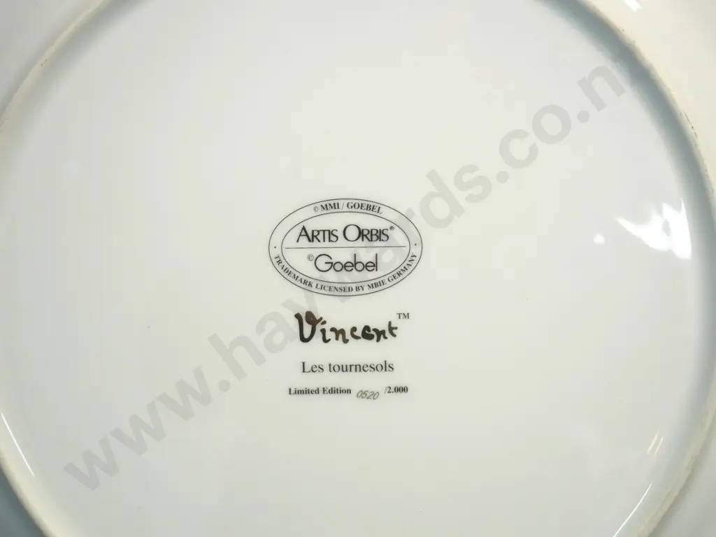 Goebels 'Vincent' series limited edition Van Gogh sunflowers display plate - fleck to back side of rim D-315 Image 1++