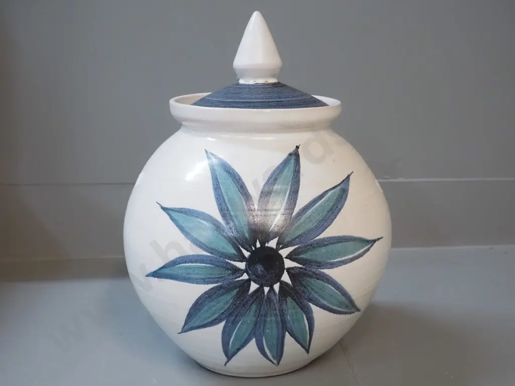 large Hanmer lidded pot H-310 Diameter 240 Image 1++