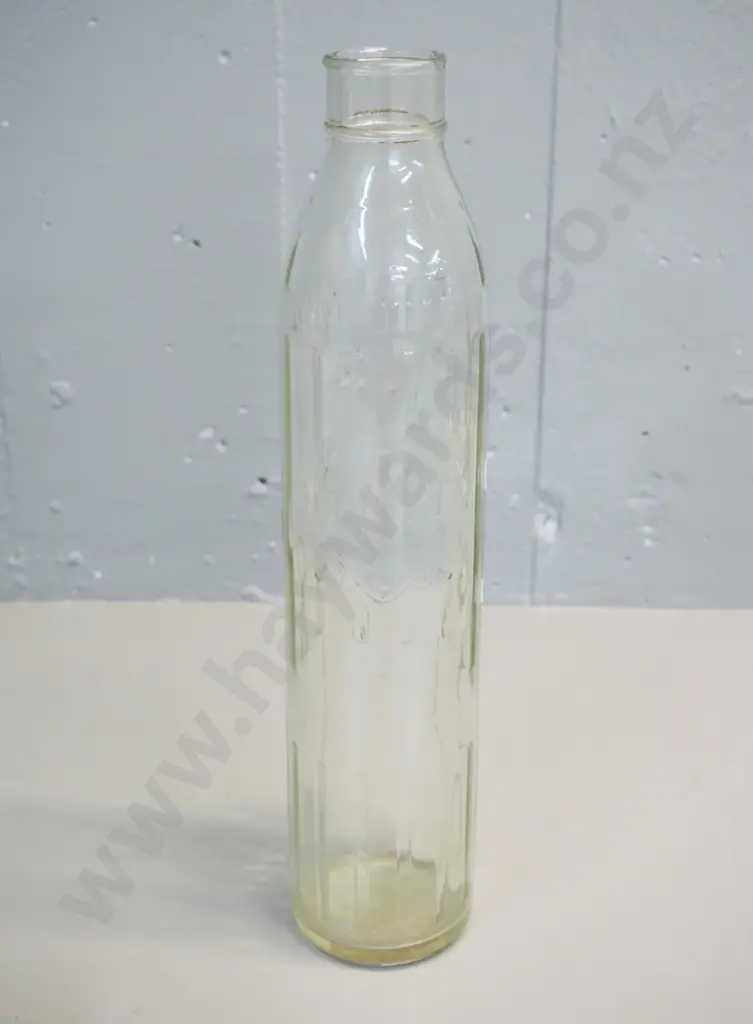 vintage Shell clear glass quart oil bottle - small chip to rim H370 Image 1++