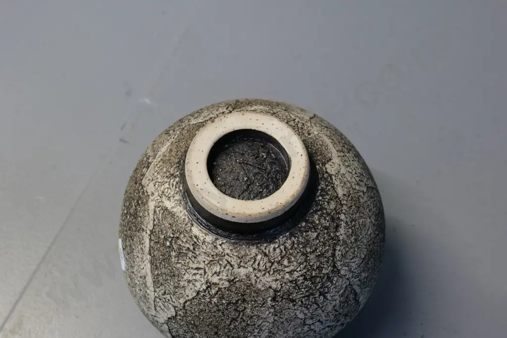 hand potted small ball shaped vase, unknown mark incised on base H-170 D-180 Image 1++
