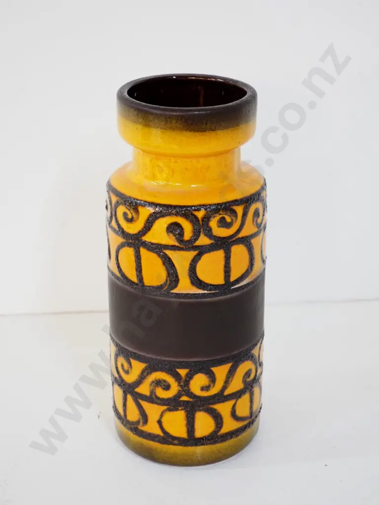 German pottery relief pattern vase - stamped 517-30 H-305 D-130 Image 1++