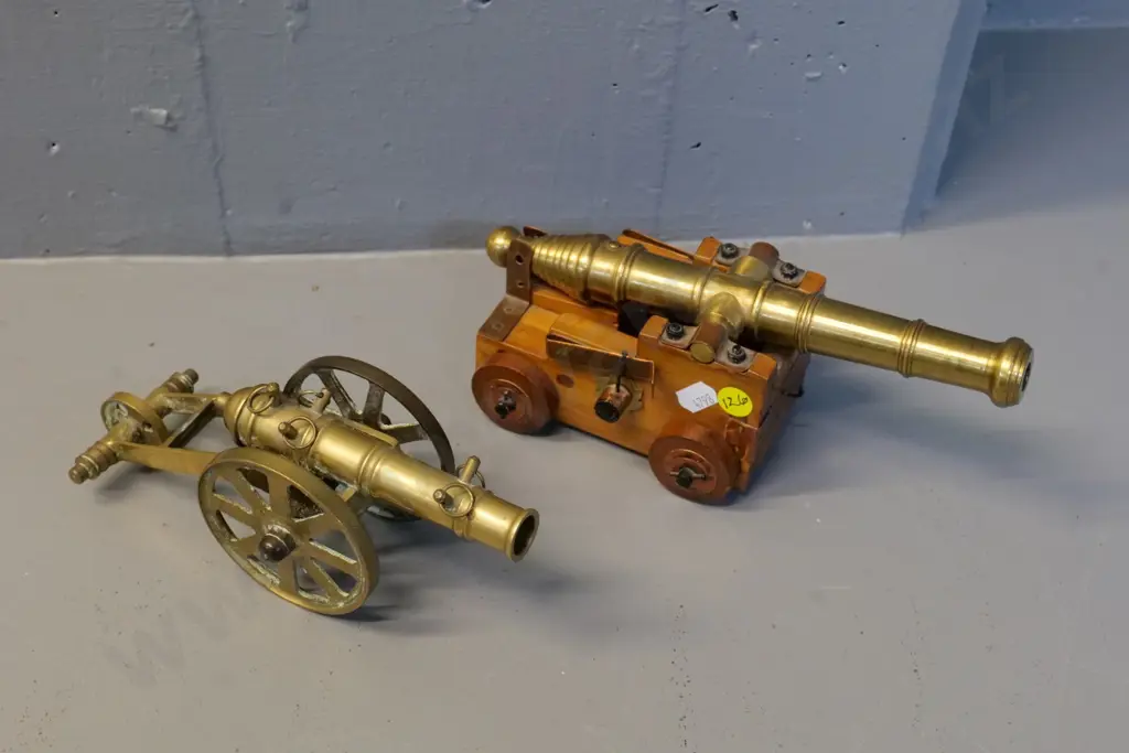 2 small brass model cannons, one  all brass and one with wooden base H-100 L-220 Image 1++
