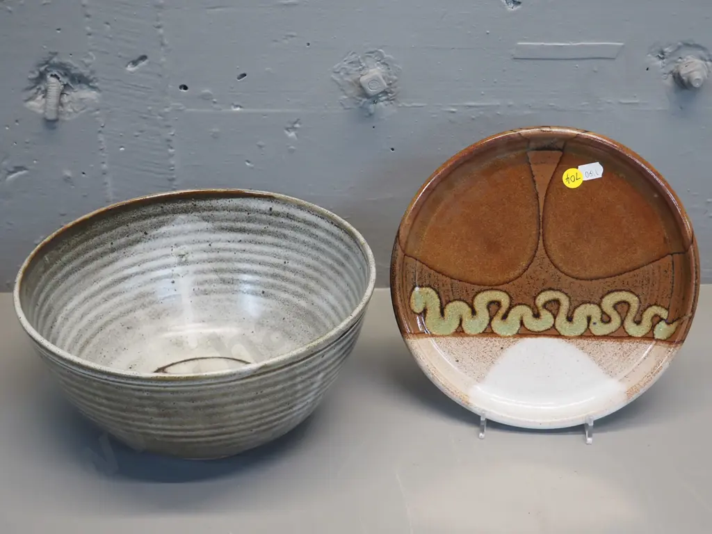 2 studio pottery items - plate marked 'bg' Omarama NZ and bowl with unknown mark H130 D245 Image 1++