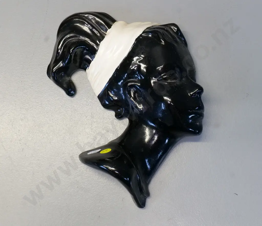 painted plaster wall hanging profile head H-230 W220 Image 1++