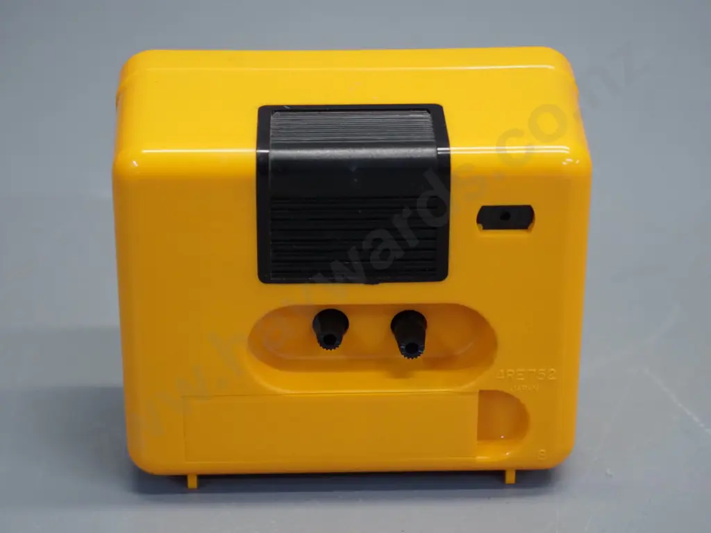 retro orange plastic cased Rhythm quartz alarm clock H-90 W-105 Image 1++