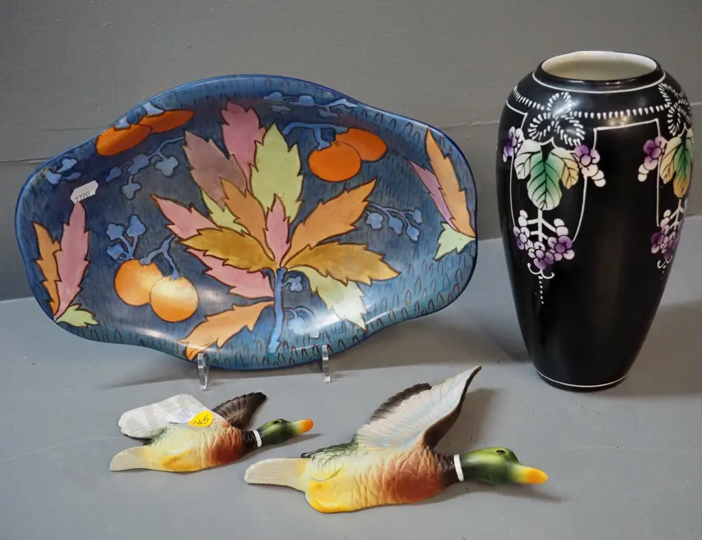 Carlton Ware handcraft dish L-250 W-180, Japanese vase & 2 Japanese flying wall ducks Image 1++
