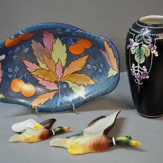 Carlton Ware handcraft dish L-250 W-180, Japanese vase & 2 Japanese flying wall ducks