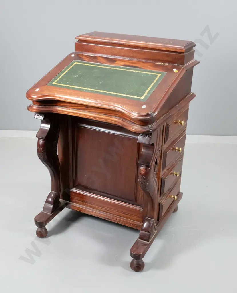 reproduction mahogany Davenport desk w/tooled leather inset, 8 inner & 4 outer drawers - marks to polish H850 W540 D530 Image 1++