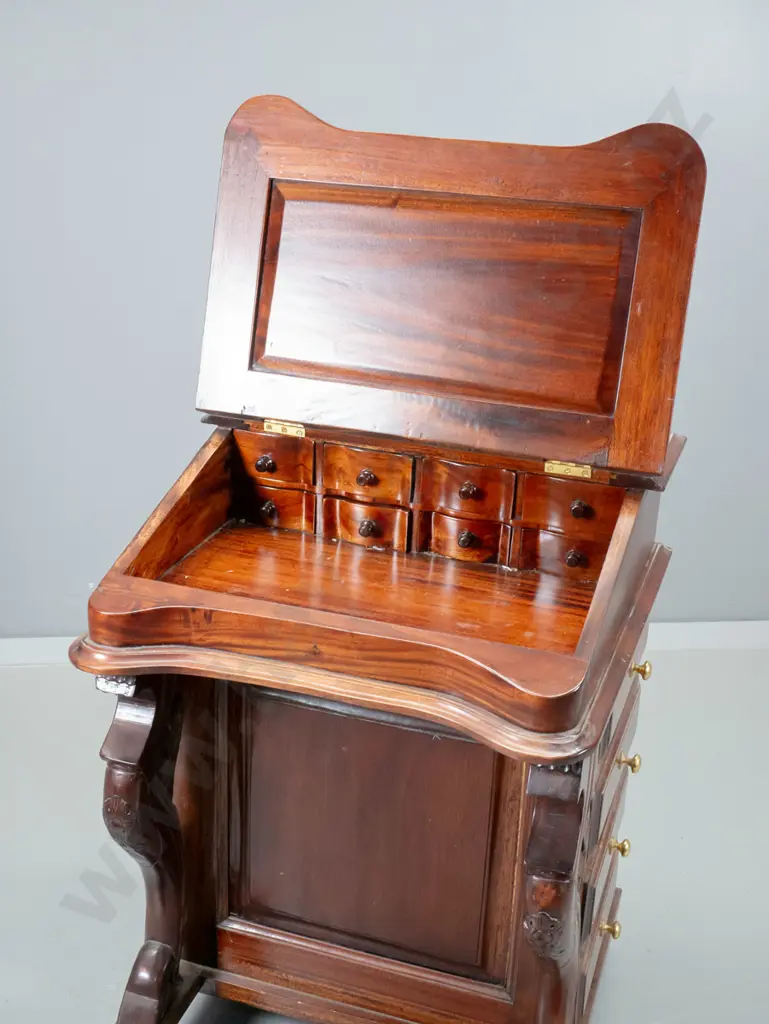 reproduction mahogany Davenport desk w/tooled leather inset, 8 inner & 4 outer drawers - marks to polish H850 W540 D530 Image 1++